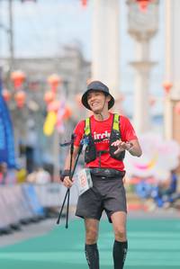 BIB: 5435
                            <button type="button" onclick="openModal(21760590)" class="btn btn-primary btn-sm float-right btn-popup" data-toggle="modal" data-target=".modal-high-quality">
                        <i class="fas fa-shopping-cart"></i> Add to Cart
                    </button>
                                            <button type="button" onclick="isThisMe(21760590, true)" class="btn btn-success btn-sm float-right btn-popup btn-isme hidden" data-toggle="tooltip" data-placement="bottom" title="นี่คือรูปของคุณใช่ไหม คลิกที่นี่เพื่อเอาเข้าอัลบั้ม">
                        <i class="fas fa-plus"></i> Add to album
                    </button>
                    <button type="button" onclick="isThisMe(21760590, false)" class="btn btn-warning btn-sm float-right btn-popup btn-isnotme hidden">
                        <i class="fas fa-ban"></i> Remove from album
                    </button>